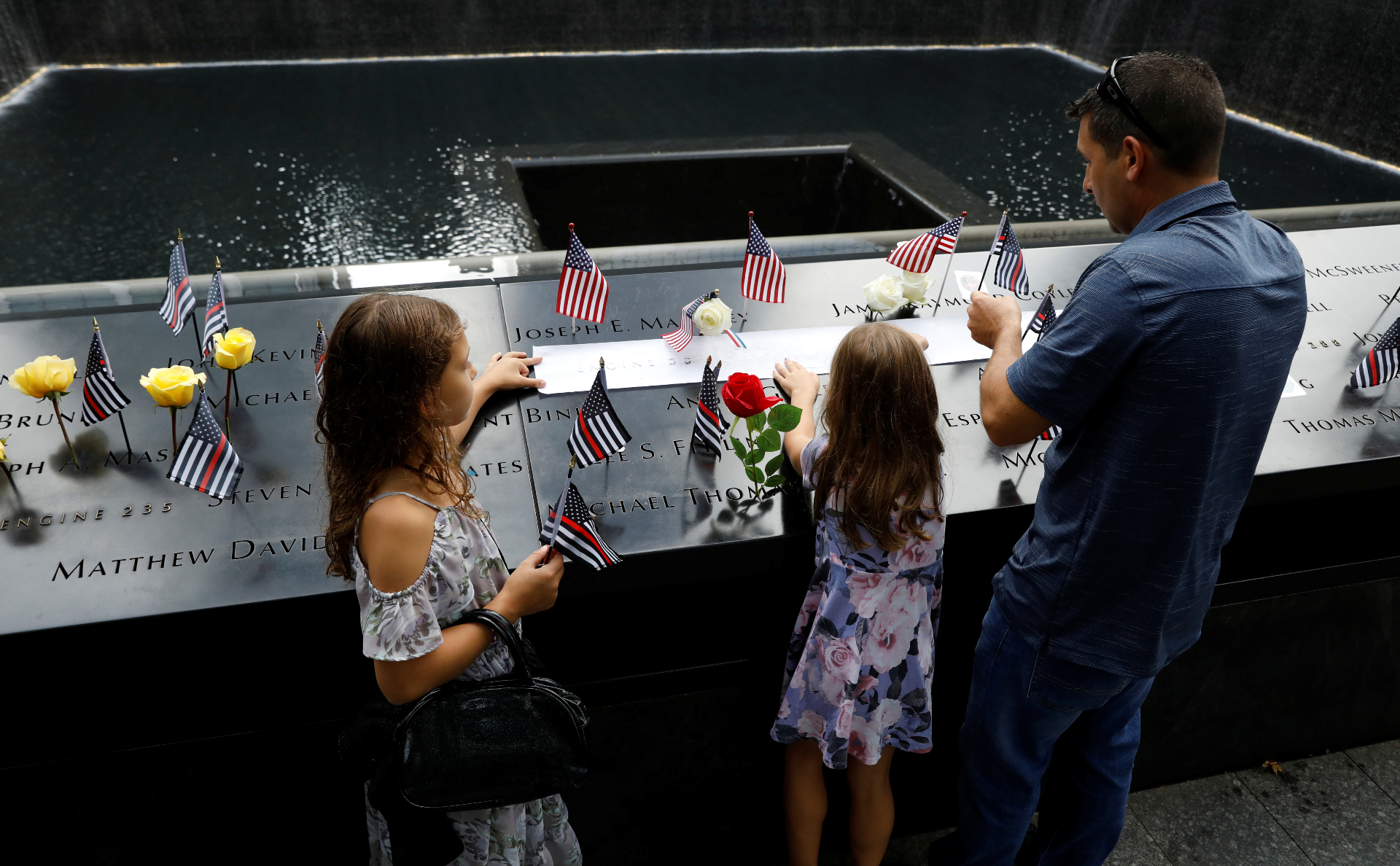 Американцы знали о теракте. Мемориал жертвам 11 сентября в США. Теракт 11 сентября в Нью Йорке. Музей теракта 11 сентября в Нью-Йорке.