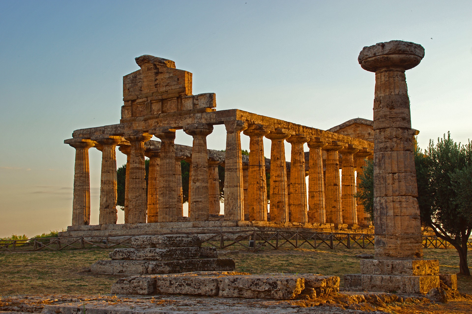 развалины древних храмов